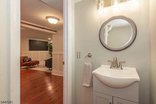 37 Evans Rd, Bloomfield Twp., NJ 07003