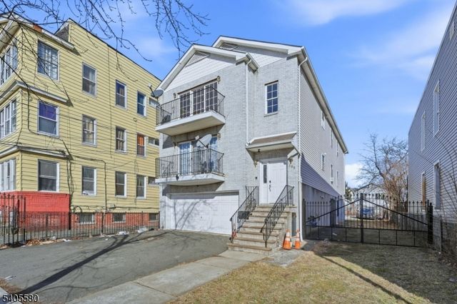 303 W Runyon St, Newark City, NJ 07108