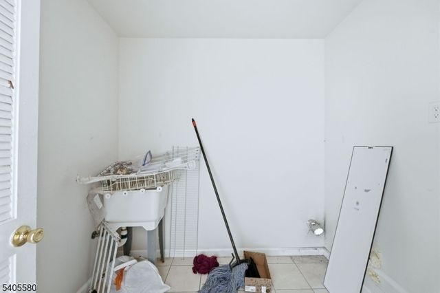 303 W Runyon St, Newark City, NJ 07108