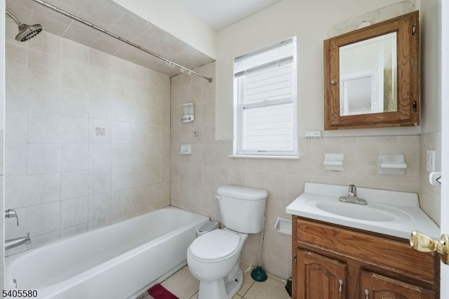 303 W Runyon St, Newark City, NJ 07108