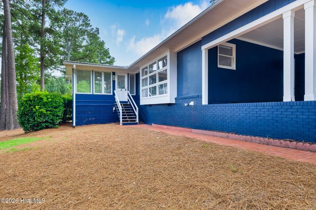 172 Pine Ridge Drive, Whispering Pines, NC 28327