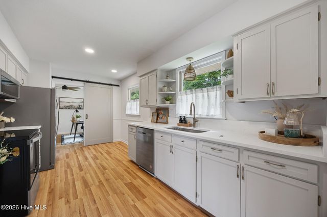 172 Pine Ridge Drive, Whispering Pines, NC 28327