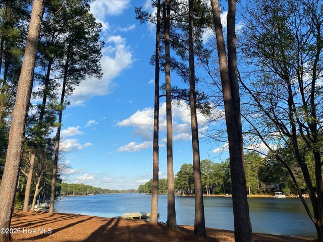 172 Pine Ridge Drive, Whispering Pines, NC 28327