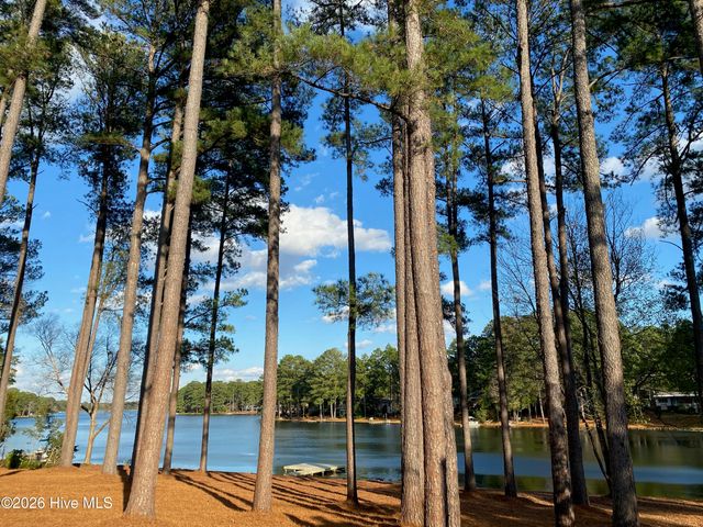 172 Pine Ridge Drive, Whispering Pines, NC 28327