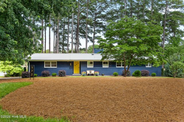 172 Pine Ridge Drive, Whispering Pines, NC 28327