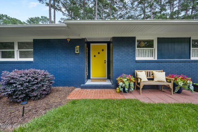 172 Pine Ridge Drive, Whispering Pines, NC 28327