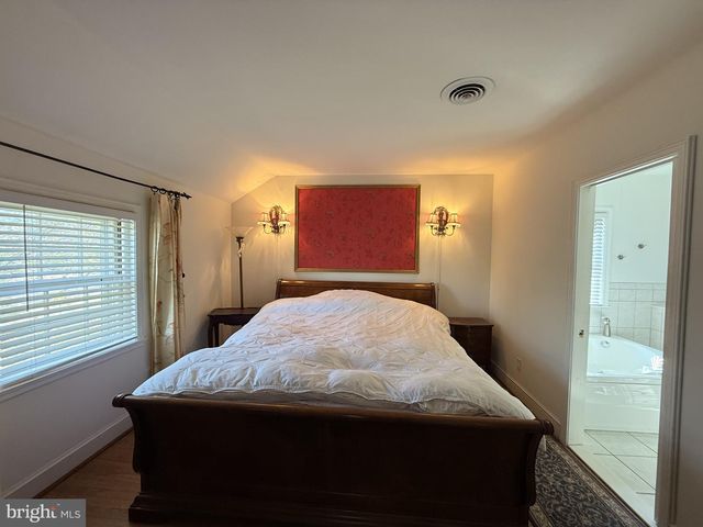 110 ALAPOCAS DR, Wilmington, DE 19803