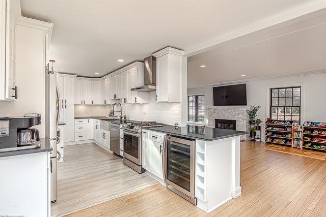 11943 S 70th Court, Palos Heights, IL 60463