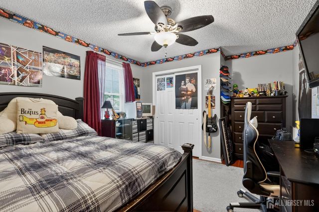 100 Coachman Drive, Florence, NJ 08505