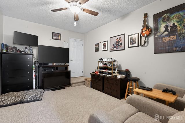 100 Coachman Drive, Florence, NJ 08505