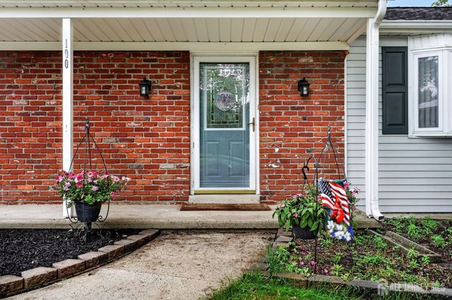 100 Coachman Drive, Florence, NJ 08505