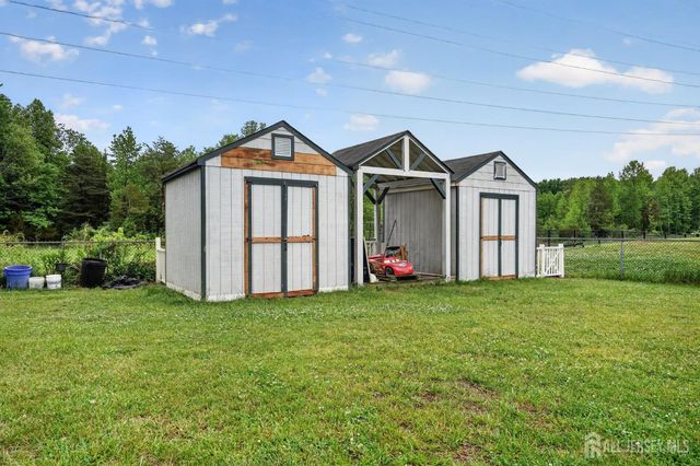 100 Coachman Drive, Florence, NJ 08505