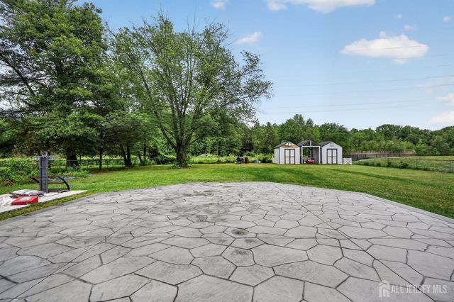 100 Coachman Drive, Florence, NJ 08505