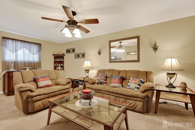 100 Coachman Drive, Florence, NJ 08505