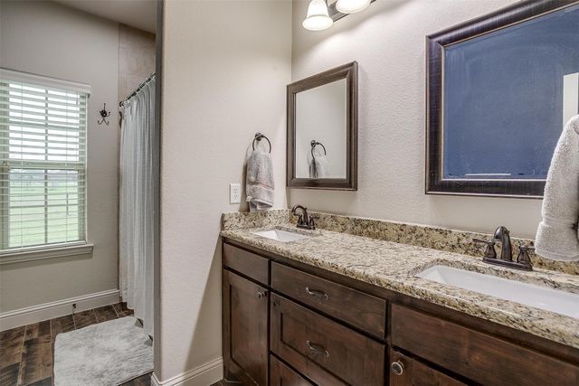 138 Brock Lane, Millsap, TX 76066