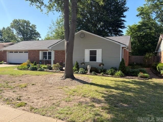1121 E Mayfair Lane, Blytheville, AR 72315