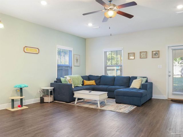 802 W Wright St, Pensacola, FL 32501