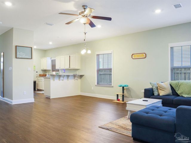 802 W Wright St, Pensacola, FL 32501