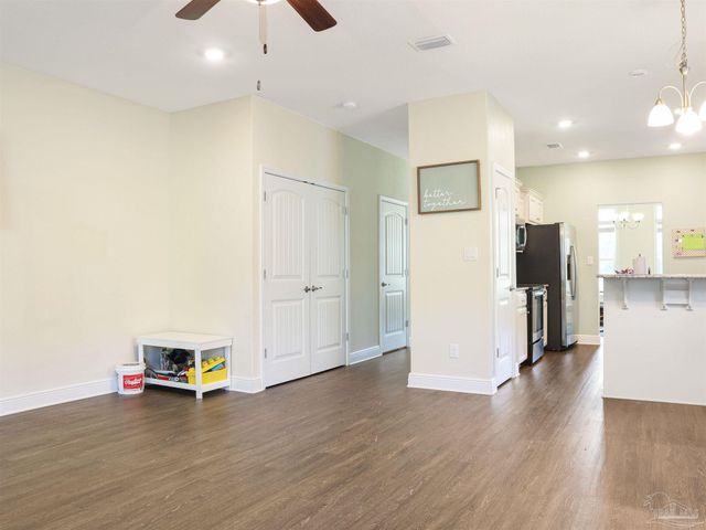 802 W Wright St, Pensacola, FL 32501