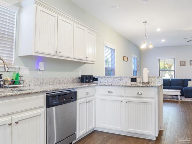 802 W Wright St, Pensacola, FL 32501