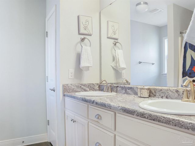 802 W Wright St, Pensacola, FL 32501