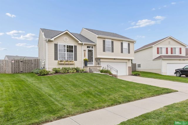 7951 S 157 Avenue, Omaha, NE 68136