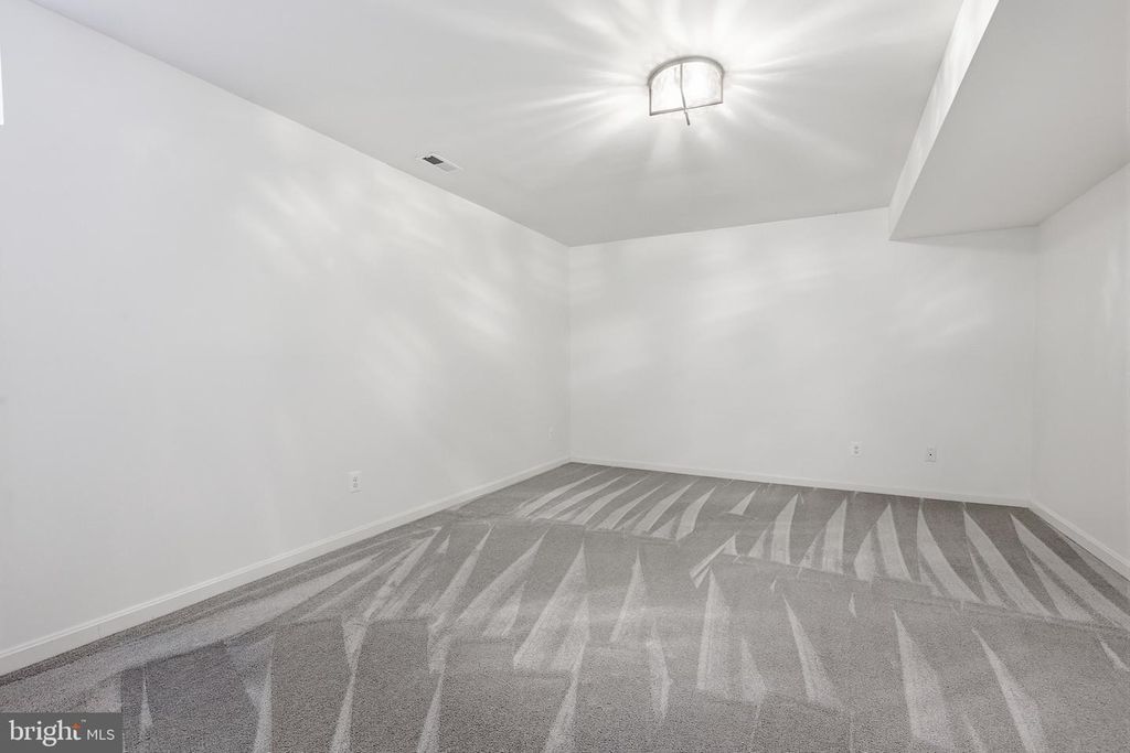 Image 24 of property listing at 146 FLINTSTONE DR, North East, MD 21901