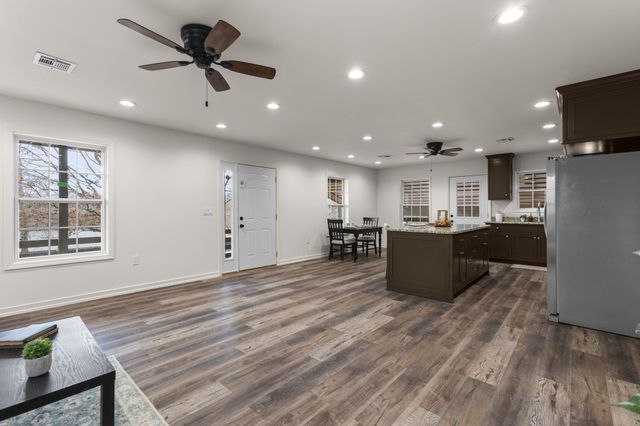 6645 Parish Dr, Nunnelly, TN 37137