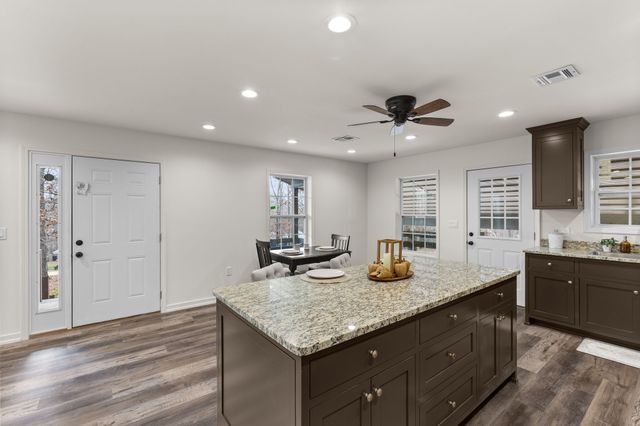 6645 Parish Dr, Nunnelly, TN 37137