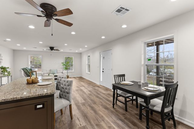 6645 Parish Dr, Nunnelly, TN 37137