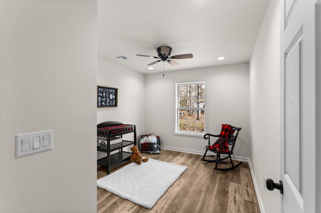 6645 Parish Dr, Nunnelly, TN 37137