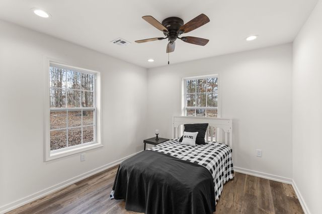 6645 Parish Dr, Nunnelly, TN 37137