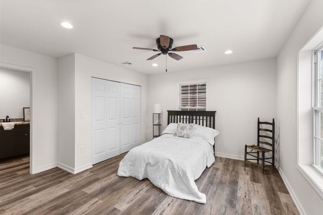 6645 Parish Dr, Nunnelly, TN 37137