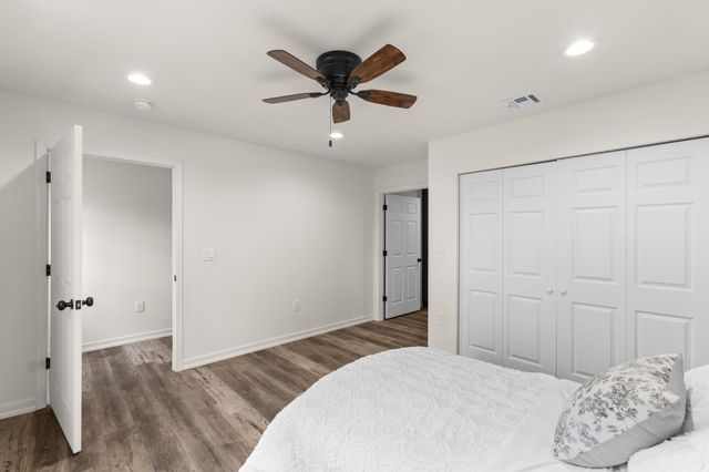 6645 Parish Dr, Nunnelly, TN 37137