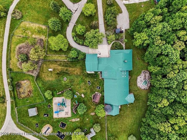 3555 N Cochran Road, Charlotte, MI 48813