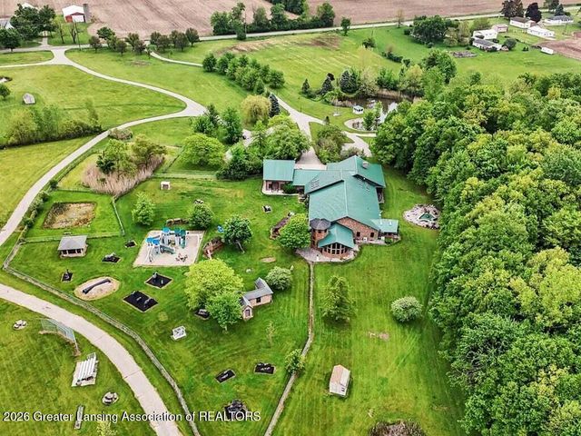 3555 N Cochran Road, Charlotte, MI 48813