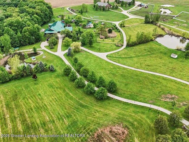 3555 N Cochran Road, Charlotte, MI 48813