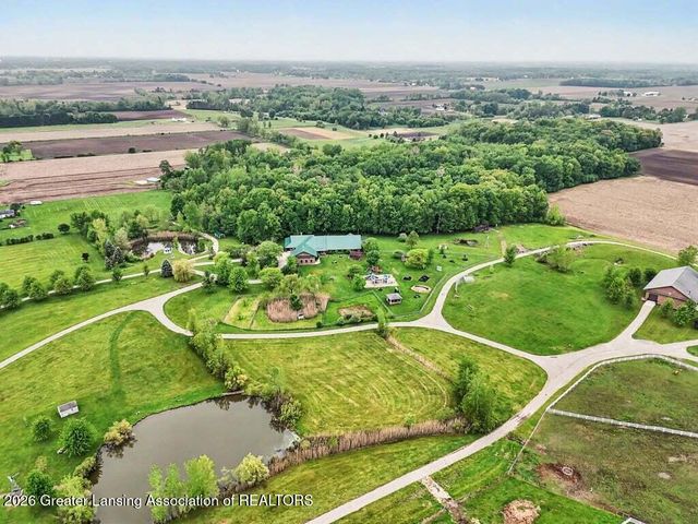3555 N Cochran Road, Charlotte, MI 48813