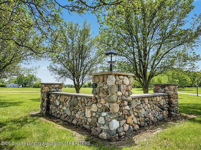 3555 N Cochran Road, Charlotte, MI 48813