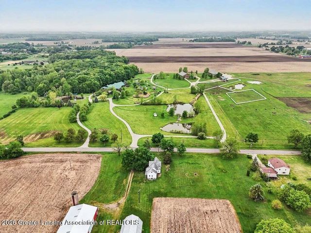3555 N Cochran Road, Charlotte, MI 48813
