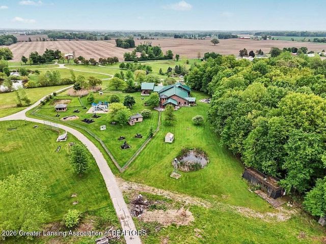 3555 N Cochran Road, Charlotte, MI 48813