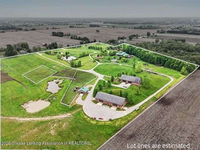 3555 N Cochran Road, Charlotte, MI 48813