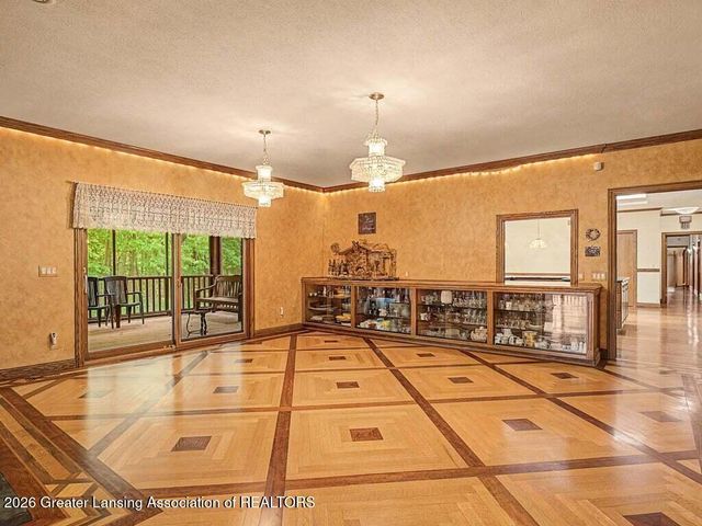 3555 N Cochran Road, Charlotte, MI 48813
