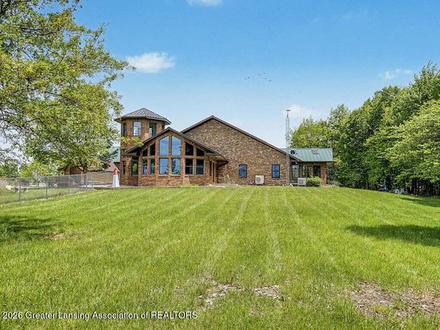 3555 N Cochran Road, Charlotte, MI 48813