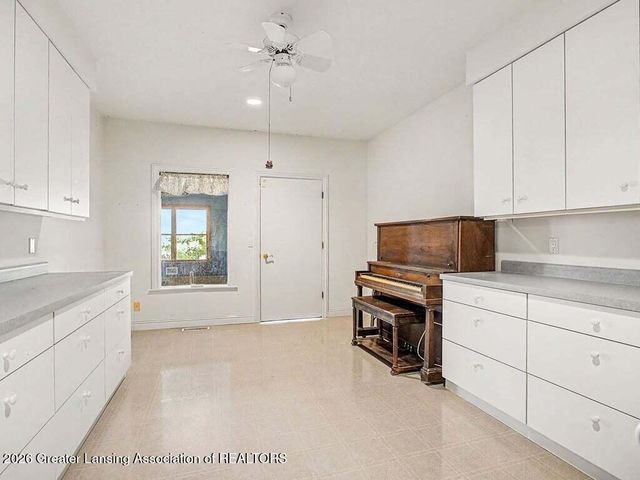 3555 N Cochran Road, Charlotte, MI 48813