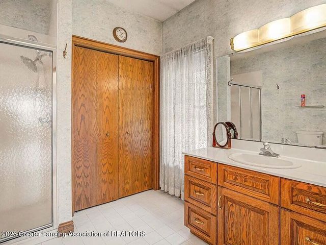 3555 N Cochran Road, Charlotte, MI 48813
