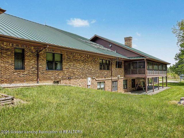 3555 N Cochran Road, Charlotte, MI 48813
