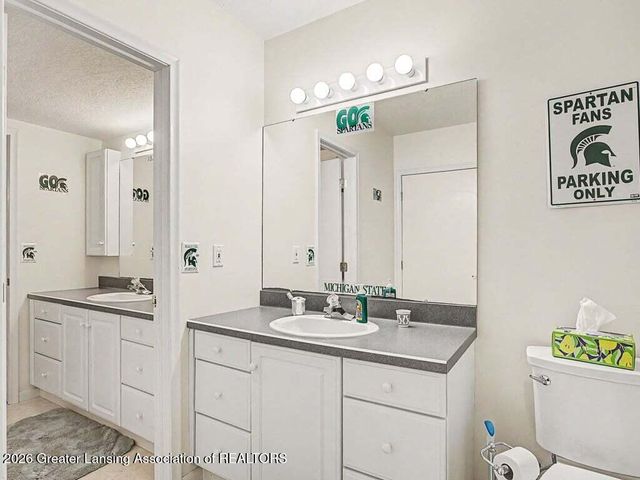 3555 N Cochran Road, Charlotte, MI 48813
