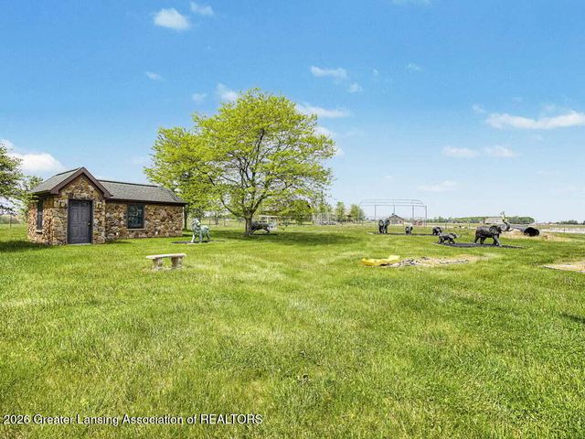 3555 N Cochran Road, Charlotte, MI 48813