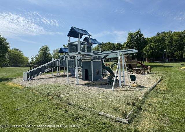 3555 N Cochran Road, Charlotte, MI 48813